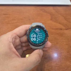 가민[Garmin] 어프로치 S70 GC GPS 골프 스마트워치 42mm 파우더그레이 이미지