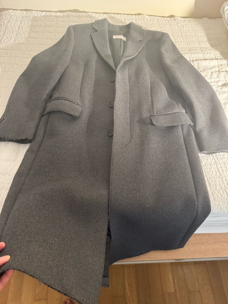 토니웩 그레이 코트 커팅 이미지