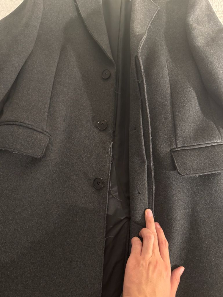 토니웩 그레이 코트 커팅 이미지