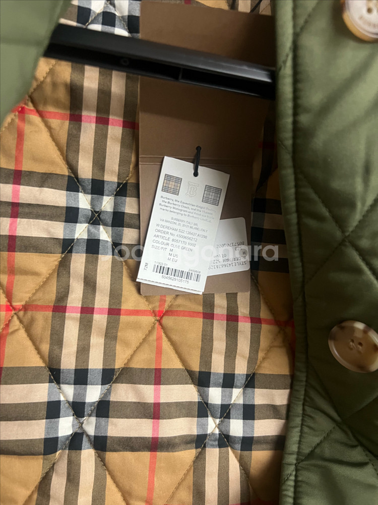 버버리 데레햄 M 퀼팅 롱코트--3