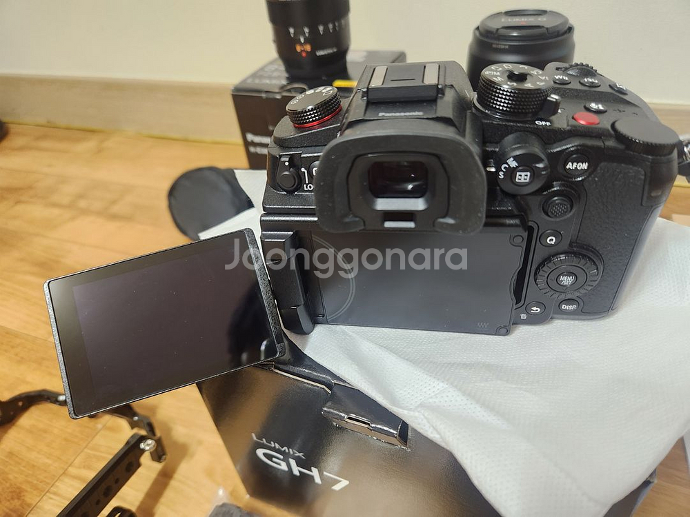 파나소닉 루믹스 DC-GH7, 렌즈 8-18mm, 35-100mm 및 배터리, 케이지 팝니다--1