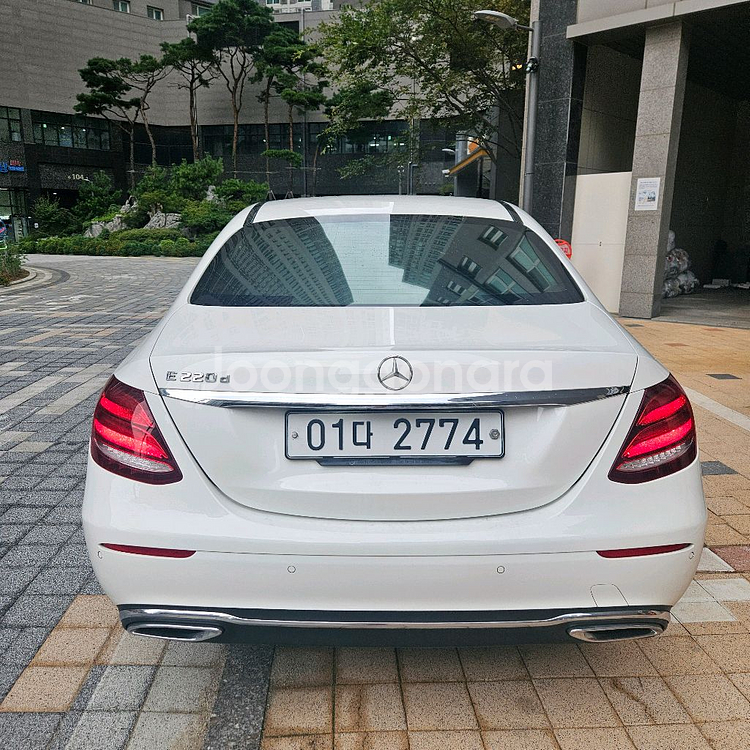 18년식 옵션많은 벤츠 E클래스 220d 아방가르드 디젤차량 판매. 천안 아산 세종 대전 청주 수원 평택--6