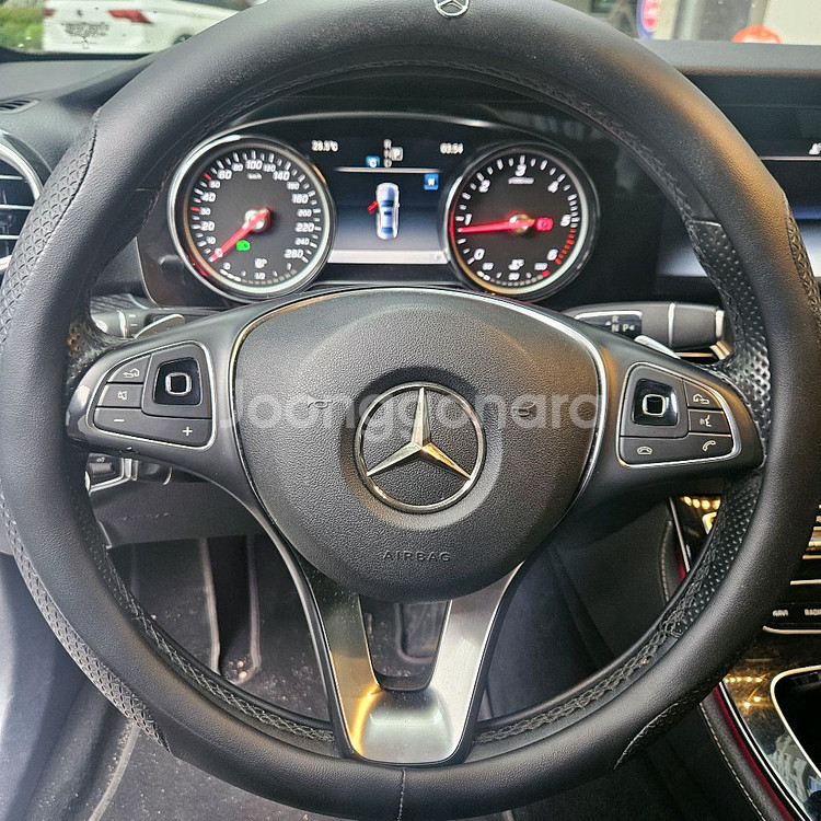 18년식 옵션많은 벤츠 E클래스 220d 아방가르드 디젤차량 판매. 천안 아산 세종 대전 청주 수원 평택--8