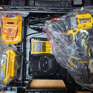 디월트 DCD806S2T 무선드릴 세트