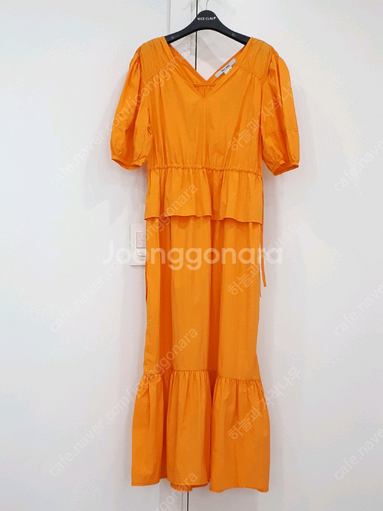 새상품 쥬시쥬디 J브이넥허리셔링솔리드원피스(착불)--0