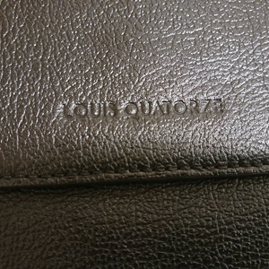 루이까또즈(정품) 남성 가죽 클러치백, 노트북 수납 가능 (블랙) (상태 좋아요)