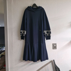 오즈세컨 후드 원피스