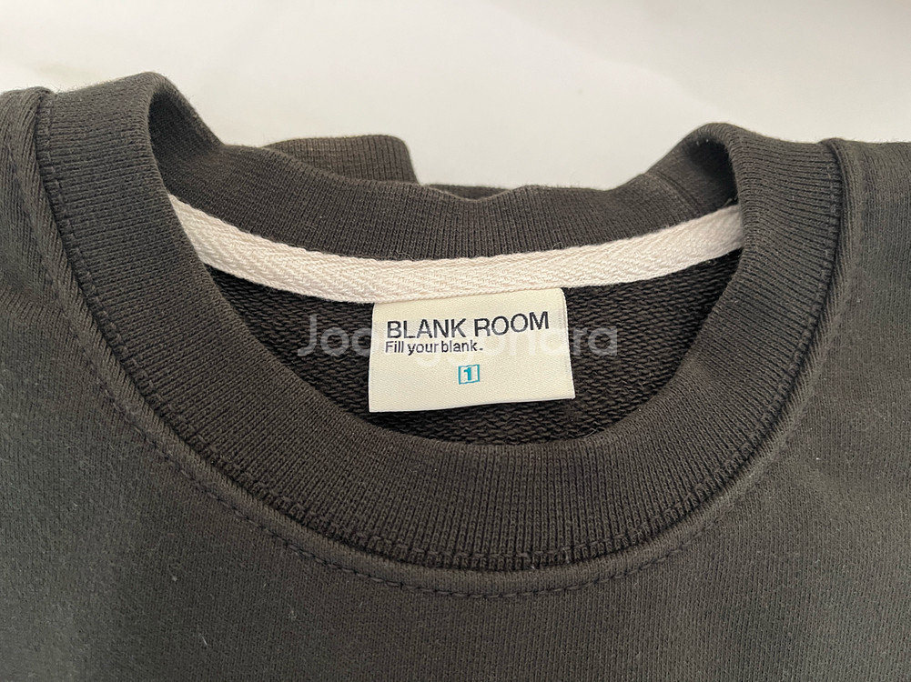 블랭크룸 카키색 맨투맨 티셔츠 (95 사이즈)--2