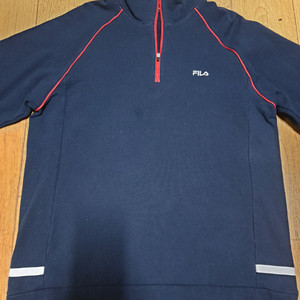 1031 휠라 운동복 반집업티 100 사이즈입니다