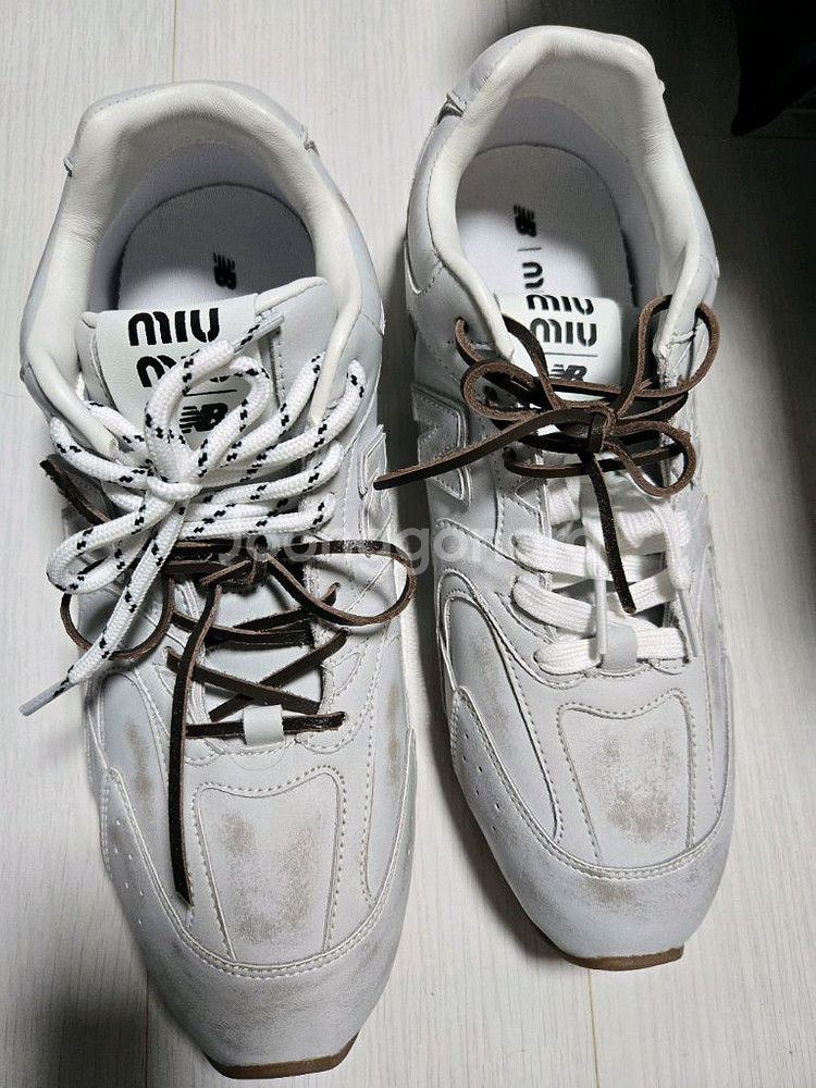 미우미우 스니커즈 45사이즈--0