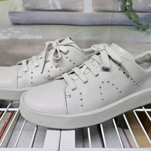 캠퍼 여성스니커즈 250 프리미엄 레더 로우탑 경량스니커즈 HD18