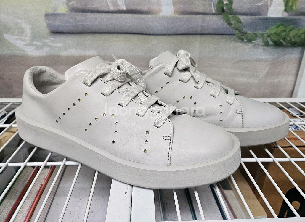 캠퍼 여성스니커즈 250 프리미엄 레더 로우탑 경량스니커즈 HD18--2