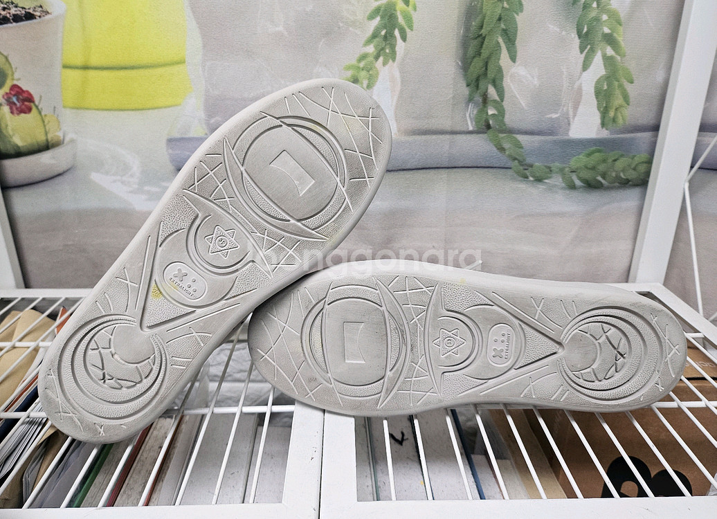 캠퍼 여성스니커즈 250 프리미엄 레더 로우탑 경량스니커즈 HD18--5