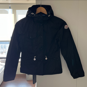 몽클레어 바람막이 후드 자켓 (XS, 44 사이즈)