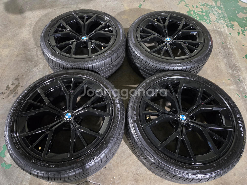 BMW G30 5시리즈 845M 19인치 정품 휠타이어--0