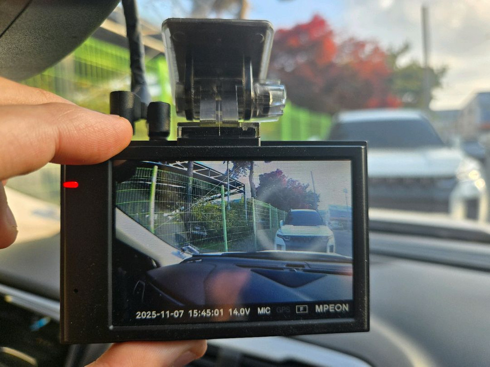 MPEON 16GB 블랙박스 본체+후방카메라--3