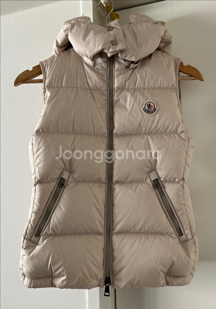 몽클레어 여성 베이지색 패딩 조끼 (XS 사이즈)--0