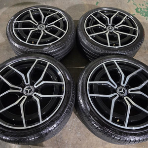 벤츠 W213 E300AMG 19인치 정품 휠타이어