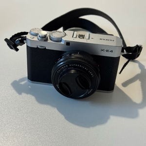 후지필름 X-E4 실버 + 27mm 렌즈