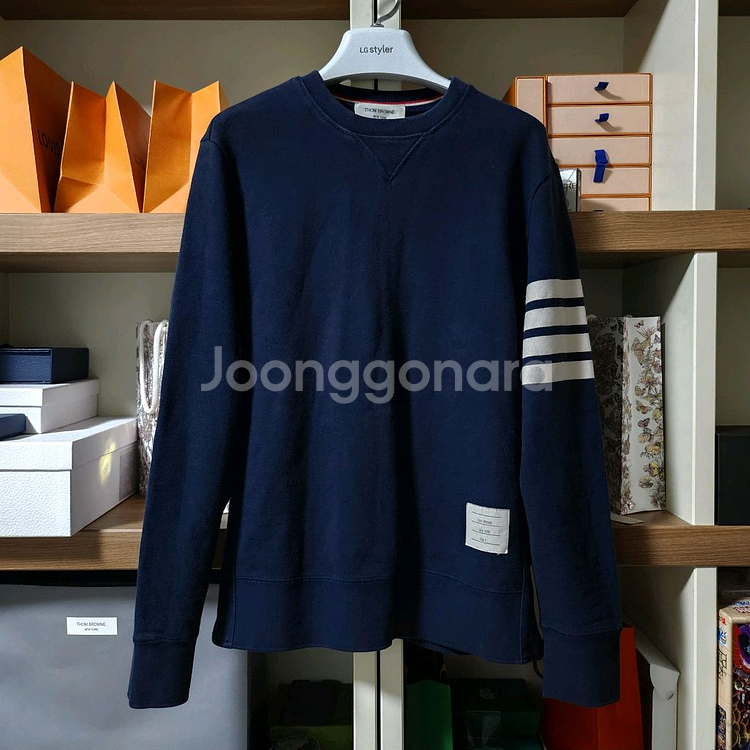 톰브라운 사선완장 맨투맨 3사이즈 네이비--0