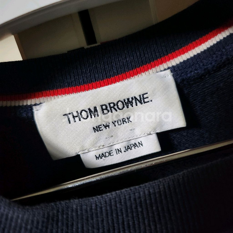 톰브라운 사선완장 맨투맨 3사이즈 네이비--4