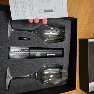 [새상품]와인잔 2잔+전동오프너(와인오프너) 한정판