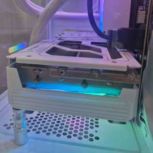 ASROCK RX9060XT 16GB 팝니다