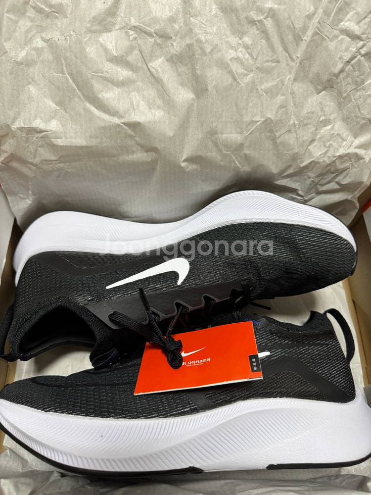 나이키 줌플라이4 275사이즈 새상품--2