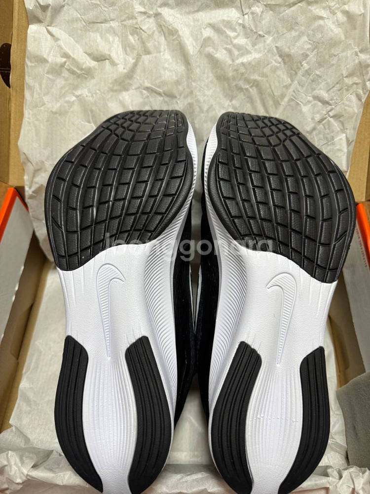 나이키 줌플라이4 275사이즈 새상품--1