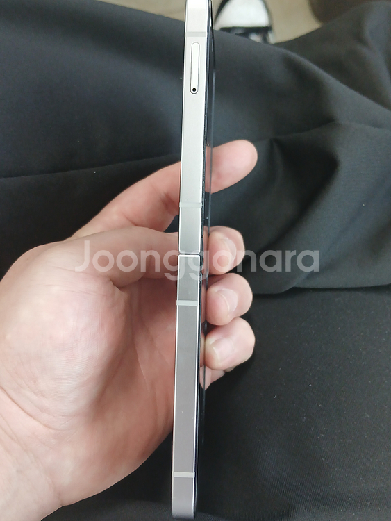 갤럭시Z플립6 256G 실버 판매합니다[55만]--2