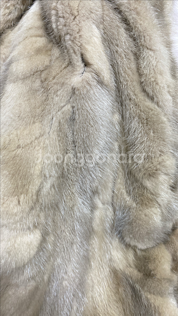 지고트 밍크 코트 (모피 코트)--1