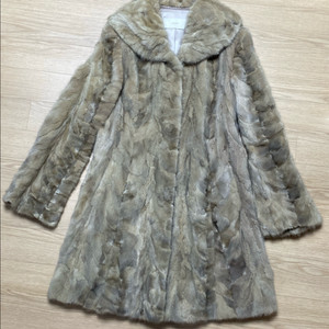 지고트 밍크 코트 (모피 코트)