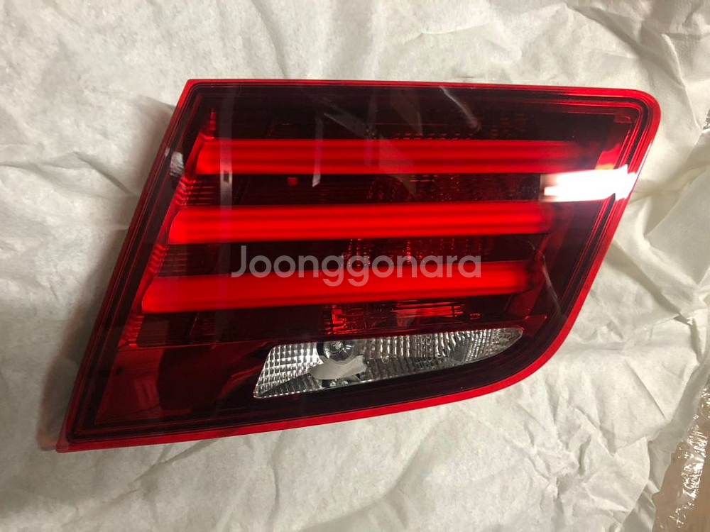 Bmw f10 트렁크미등 우측(새상품)--0