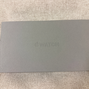 미개봉 애플워치 울트라2 블랙티타늄(다크그린알파인루프 밴드) 판매합니다.