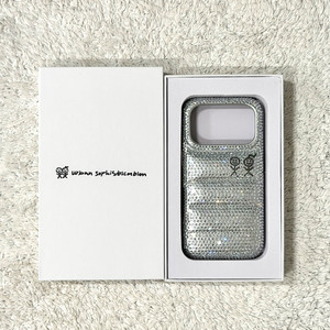 어반소피스티케이션 실버푸퍼케이스 아이폰 17프로 (블랙핑크 리사폰케이스)