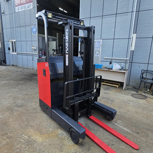 배터리2020년식 최신형 니찌유 입식1.5톤 전동지게차 3M 500만