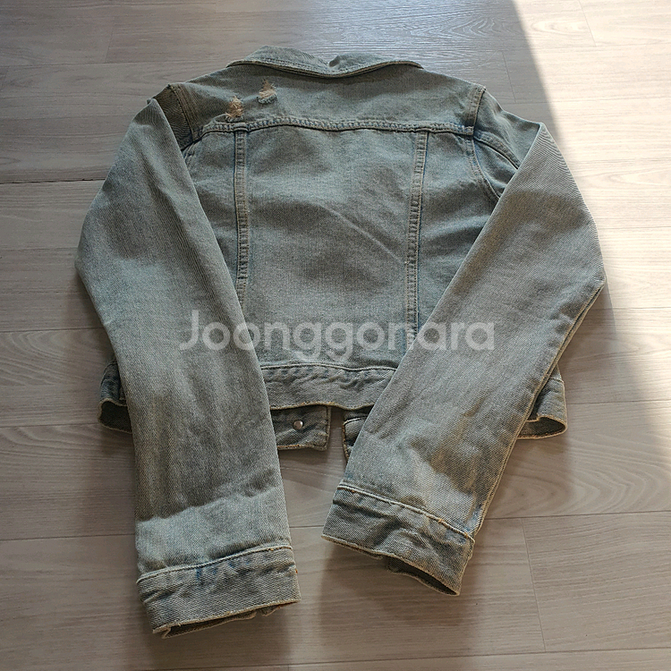 연청 데님 숏 청자켓 M 데미지 디스트로이드 디테일 크롭 핏 여성--1