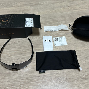 오클리 이브이제로 패스 선글라스