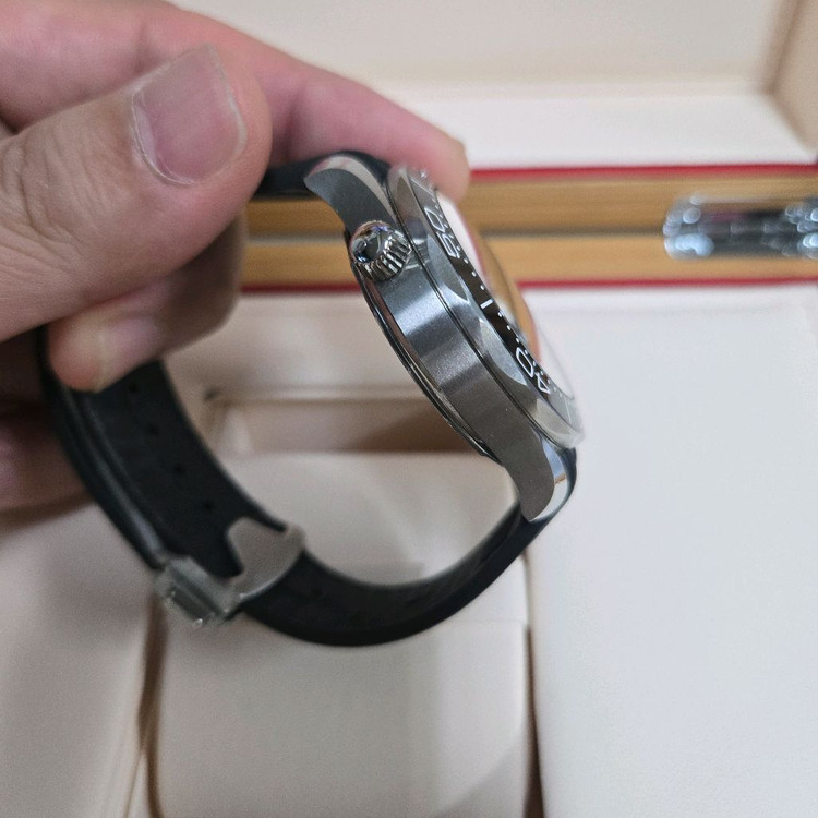 오메가 씨마스터 300 다이버 검판 시계--1