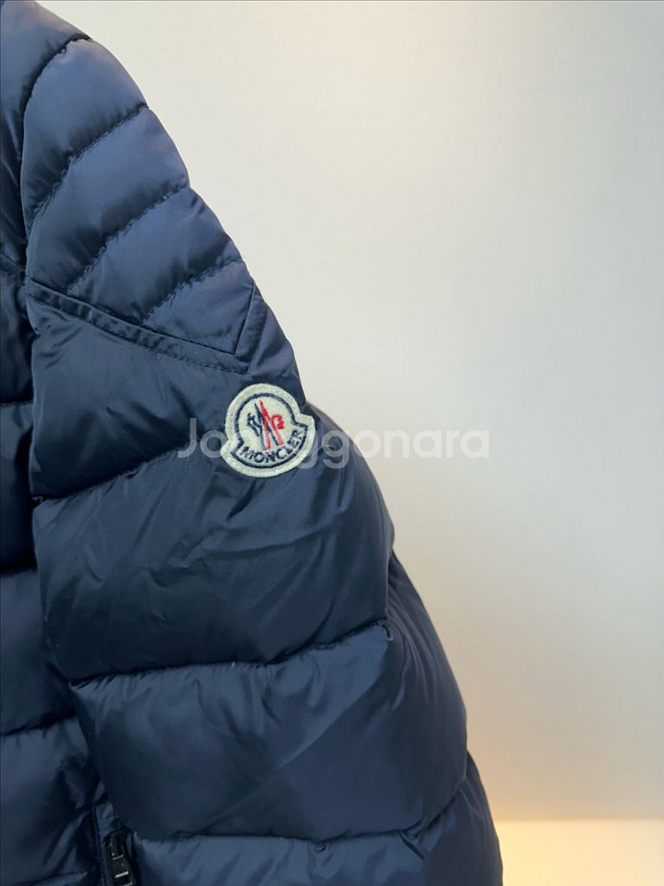 [새상품급/2] 몽클레어 패딩 중경량 네이비--3