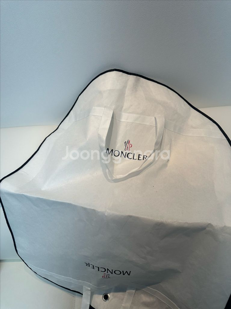 [새상품급/2] 몽클레어 패딩 중경량 네이비--2