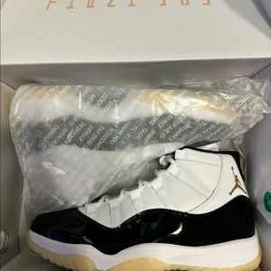 조던 11 레트로 그래튜드 275