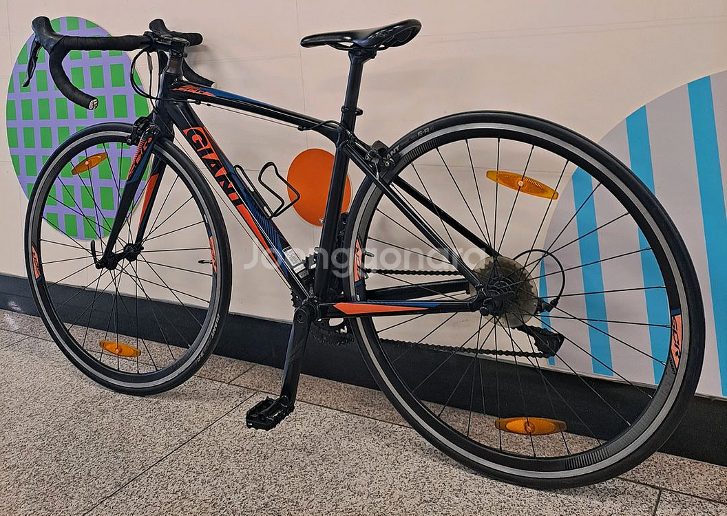 (2018.신형클라리스r2000) 자이언트SCR2로드싸이클(25만원)--1