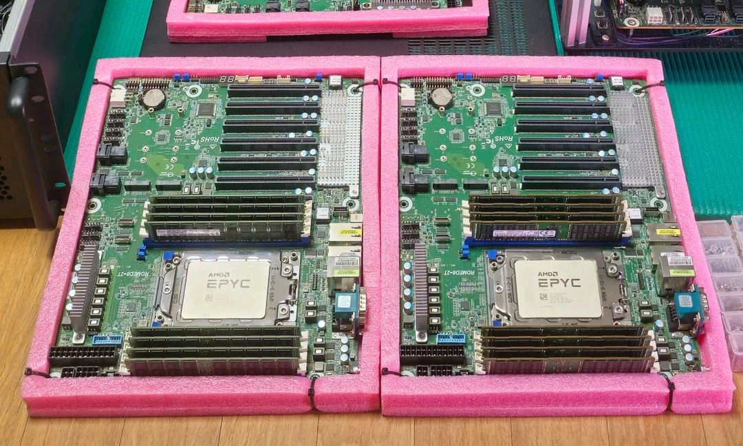 64코어 EPYC 7T83 + 딥러닝 서버 메인보드 + 2000w 파워 이미지