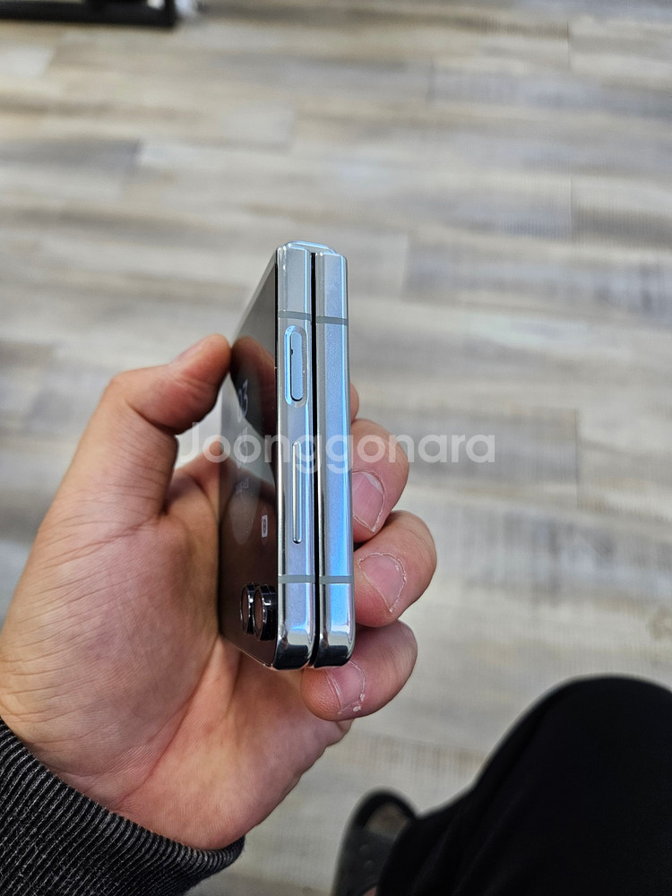 실사진 삼성 갤럭시Z플립5 판매 중고폰 F731--4