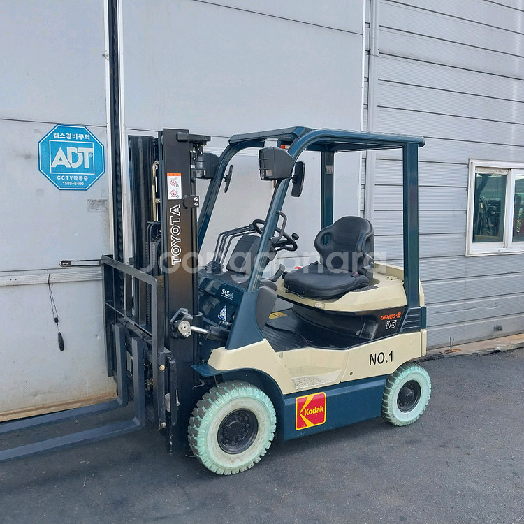 토요타 전동지게차 1.5톤 사이드쉬프트 장착 최상품배터리--3