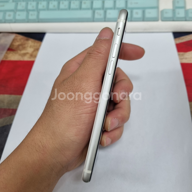 209321 아이폰SE2 128 화이트 중고폰 배터리84%--4