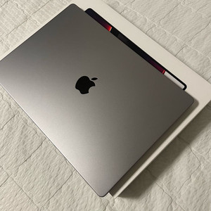 맥북 프로 16 M1 Pro 배터리효율 100% 신품급 이미지