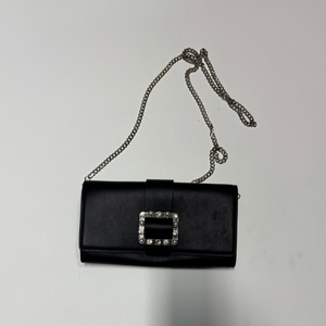 여성 게스 Guess 보석 장식 체인 숄더백 블랙