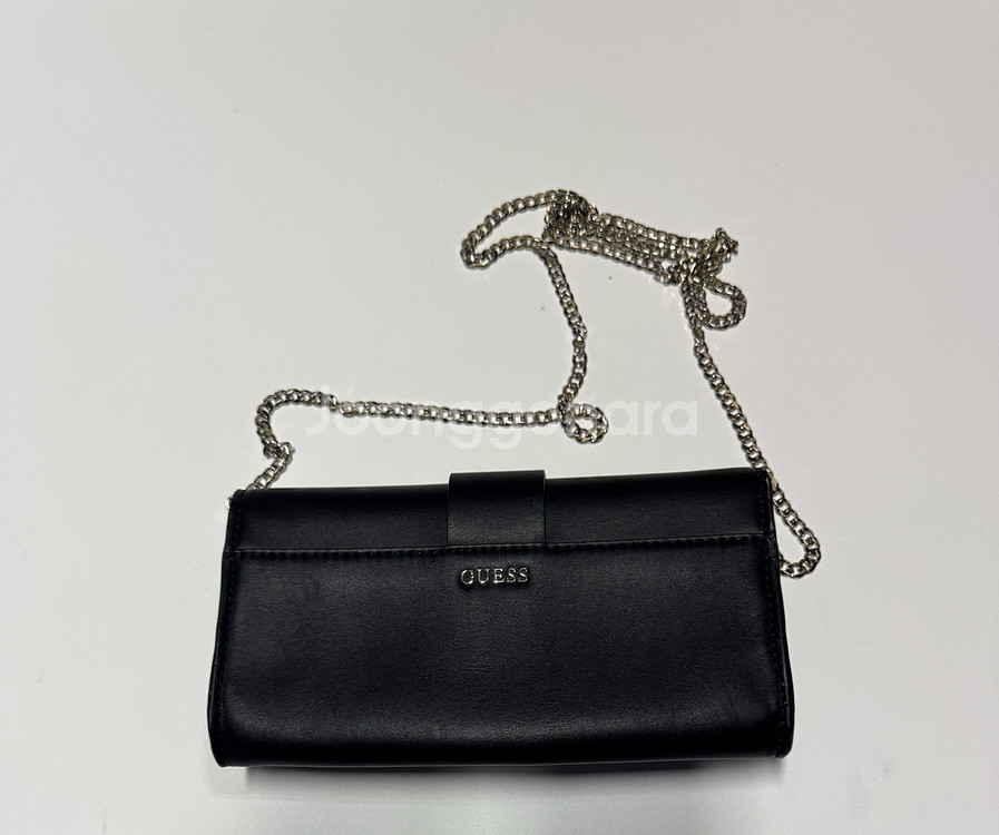 여성 게스 Guess 보석 장식 체인 숄더백 블랙--1